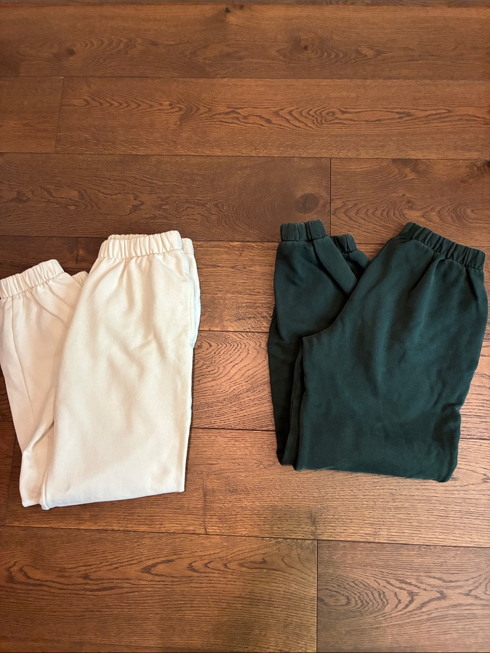 Women’s Elastic-Waist Sweatpants - White and Dark Green